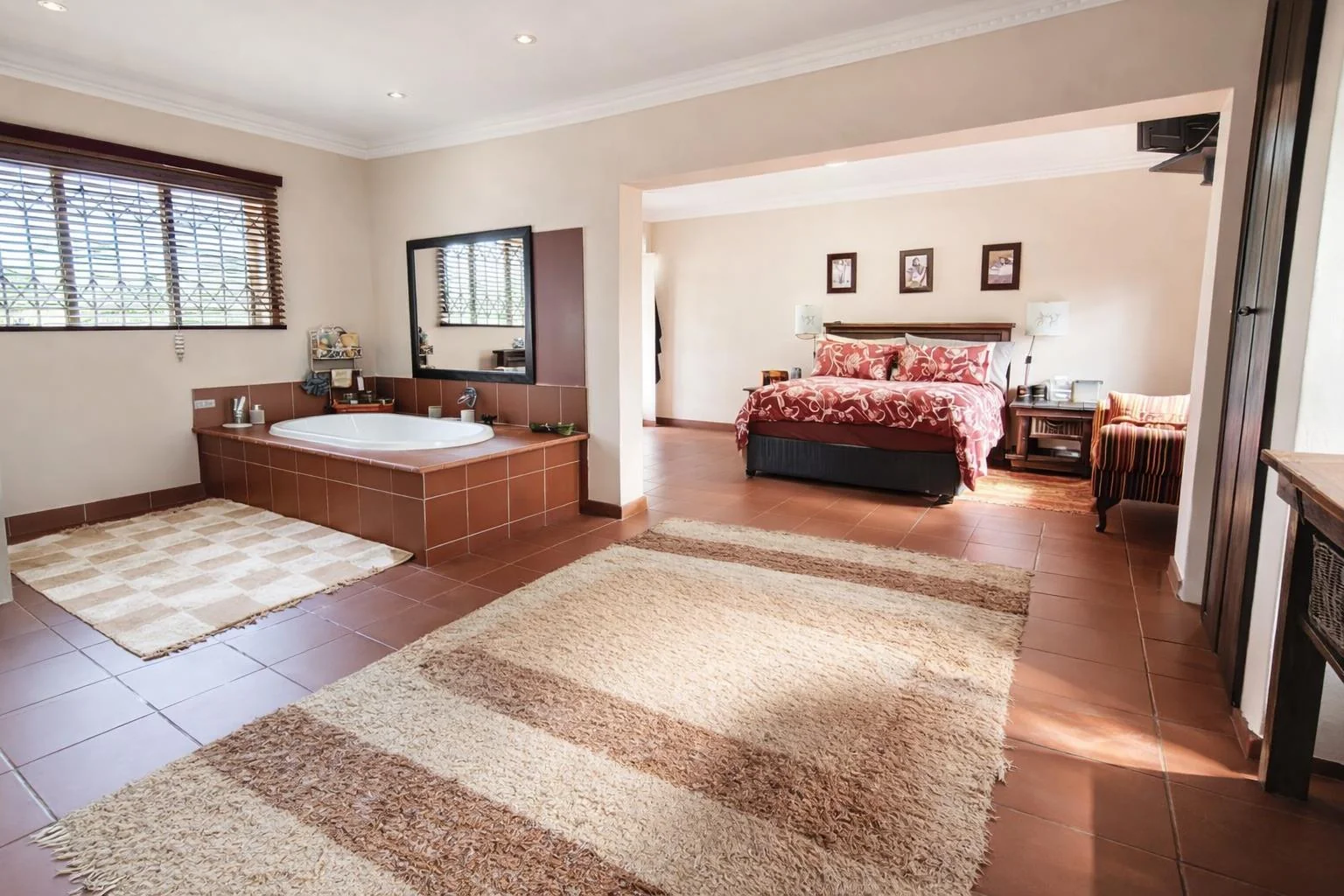 One of the most creative Homes that you have seen with Fabulous finishes and details, including a 160m² 2 Bedroom Flat, just to Wow You even Further.