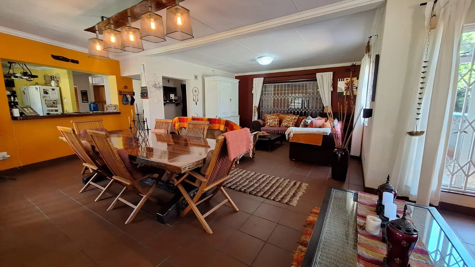 Fantastic, Creative, Unusual – A Home That Thinks outside the Box including a 160m² 2 Bedroom Flat, just to Wow You even Further.