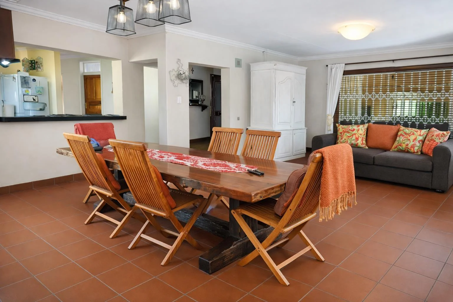 One of the most creative Homes that you have seen with Fabulous finishes and details, including a 160m² 2 Bedroom Flat, just to Wow You even Further.