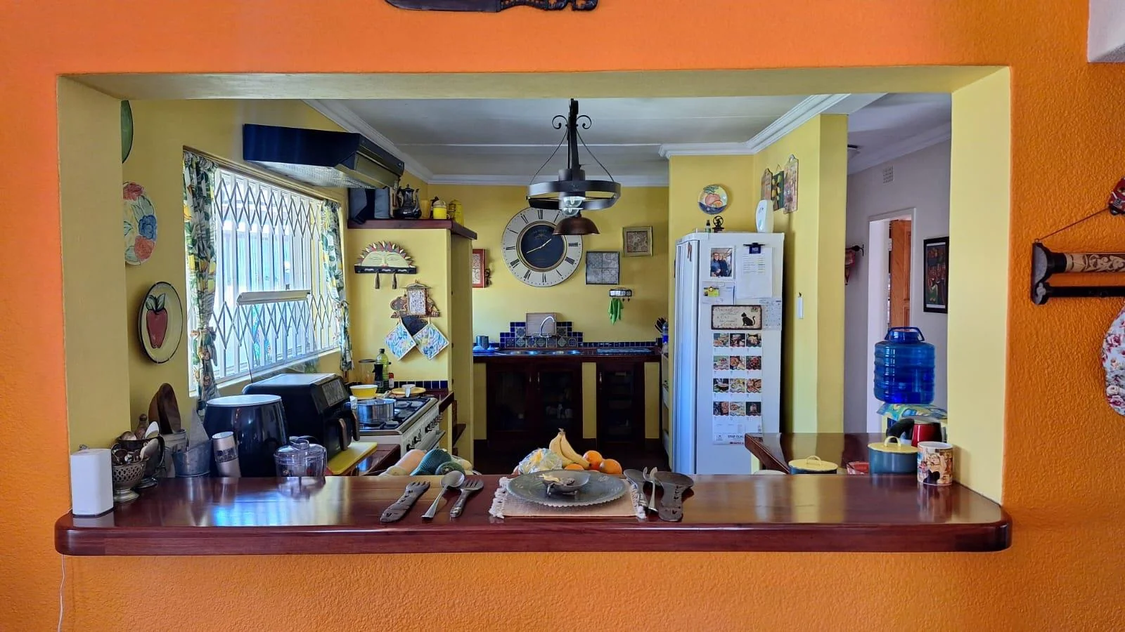 Fantastic, Creative, Unusual – A Home That Thinks outside the Box including a 160m² 2 Bedroom Flat, just to Wow You even Further.