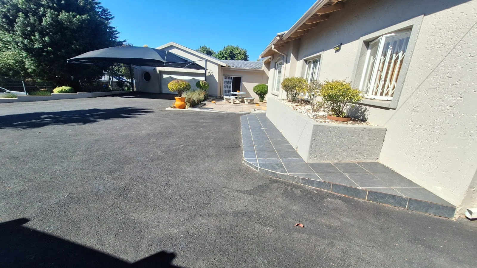 One of the most creative Homes that you have seen with Fabulous finishes and details, including a 160m² 2 Bedroom Flat, just to Wow You even Further.