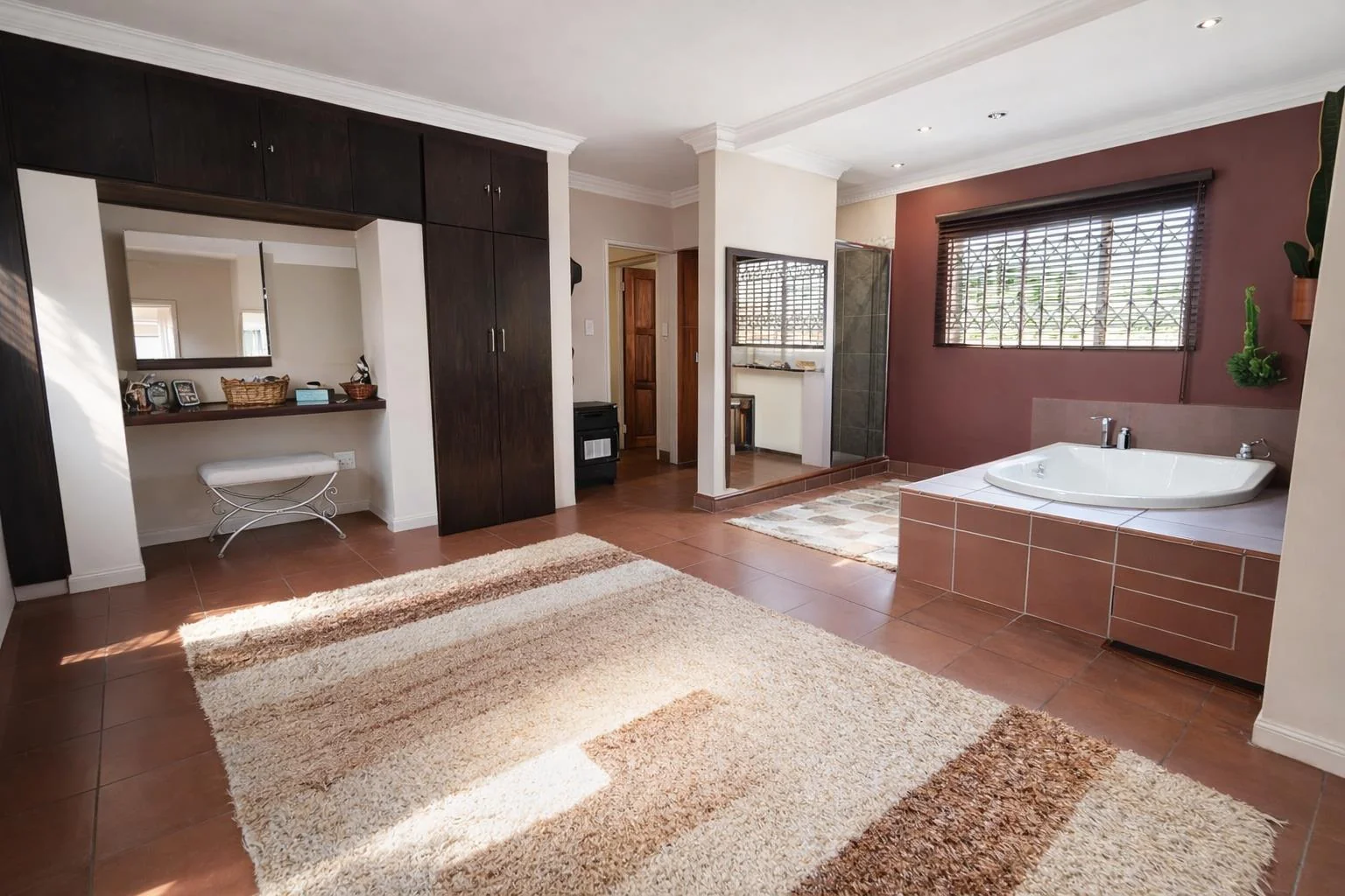 One of the most creative Homes that you have seen with Fabulous finishes and details, including a 160m² 2 Bedroom Flat, just to Wow You even Further.