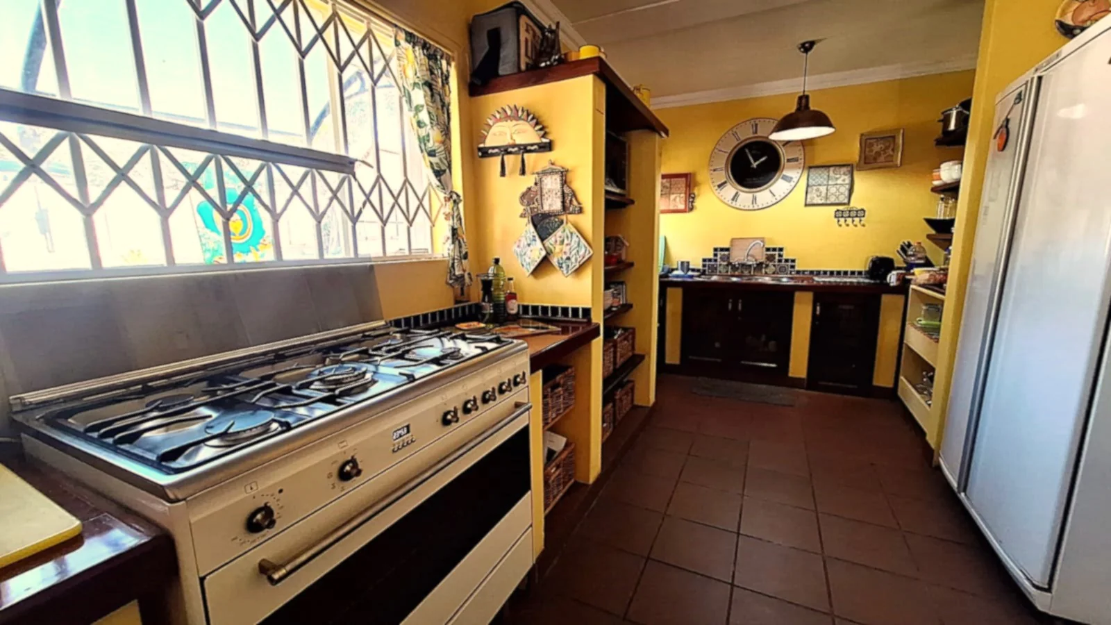 One of the most creative Homes that you have seen with Fabulous finishes and details, including a 160m² 2 Bedroom Flat, just to Wow You even Further.