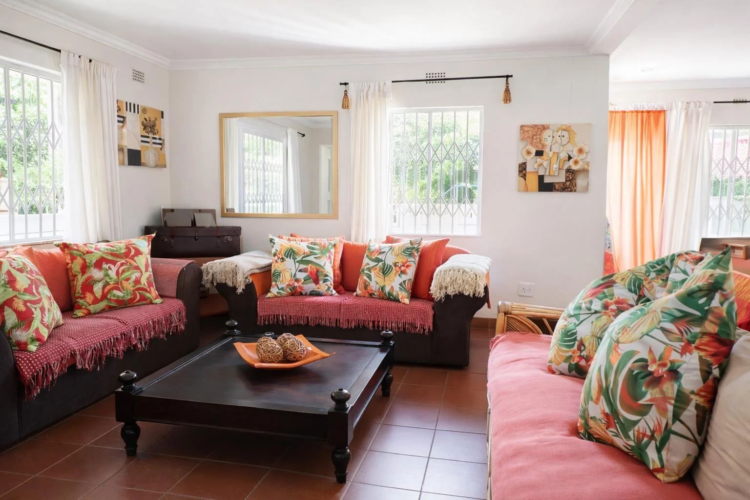 One of the most creative Homes that you have seen with Fabulous finishes and details, including a 160m² 2 Bedroom Flat, just to Wow You even Further.