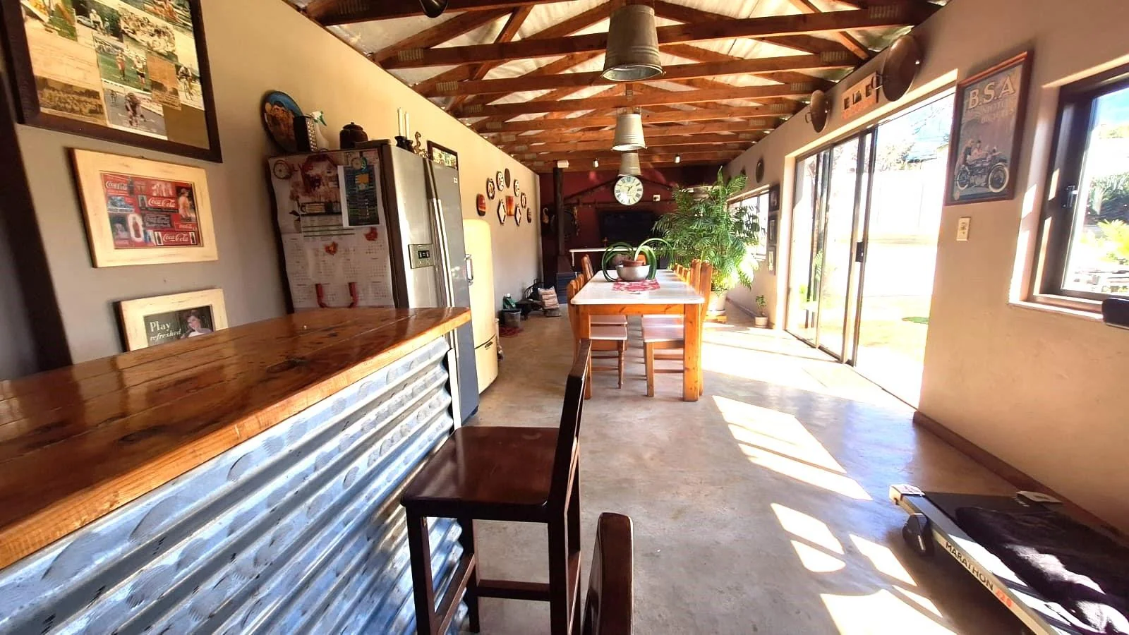 Fantastic, Creative, Unusual – A Home That Thinks outside the Box including a 160m² 2 Bedroom Flat, just to Wow You even Further.