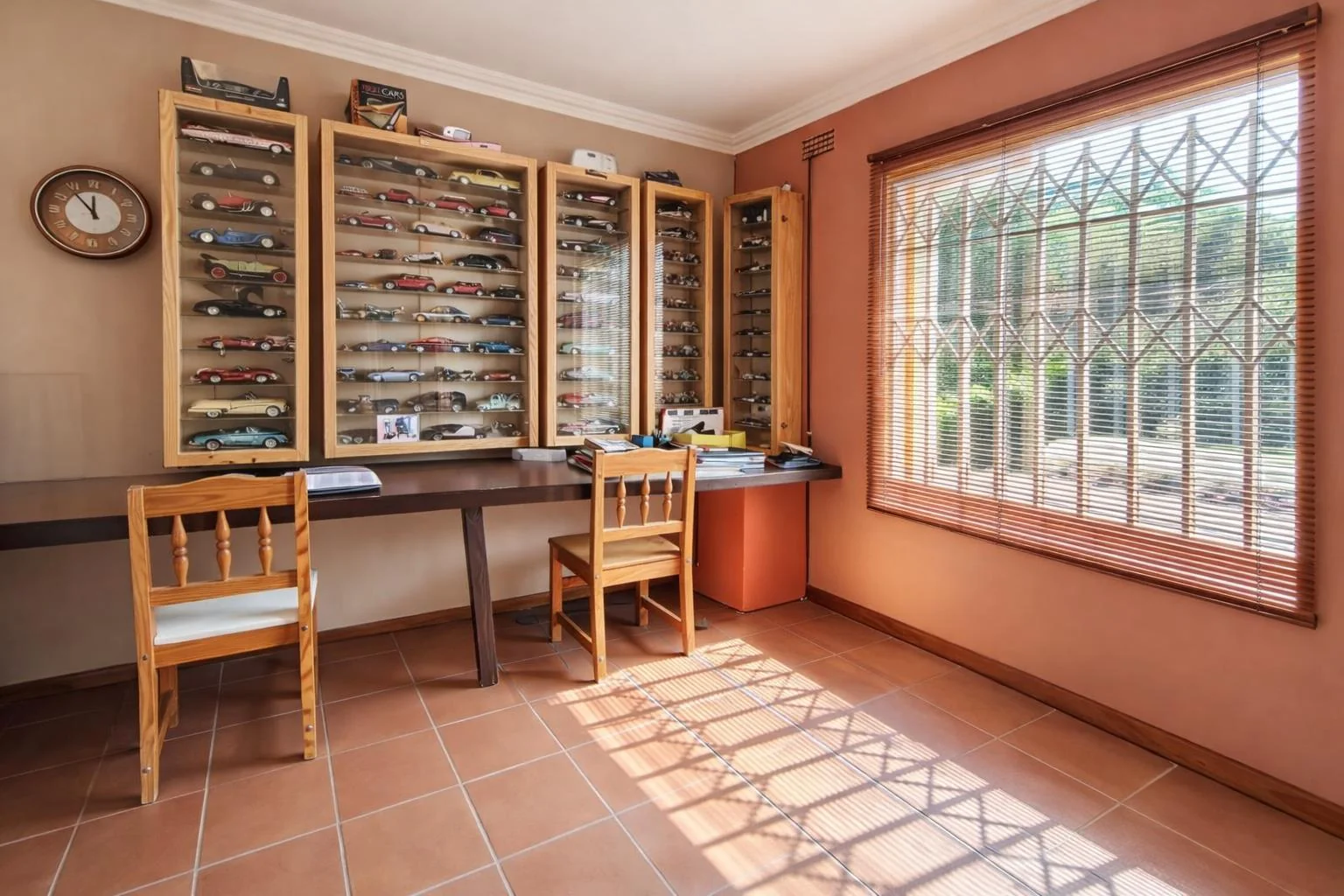 One of the most creative Homes that you have seen with Fabulous finishes and details, including a 160m² 2 Bedroom Flat, just to Wow You even Further.