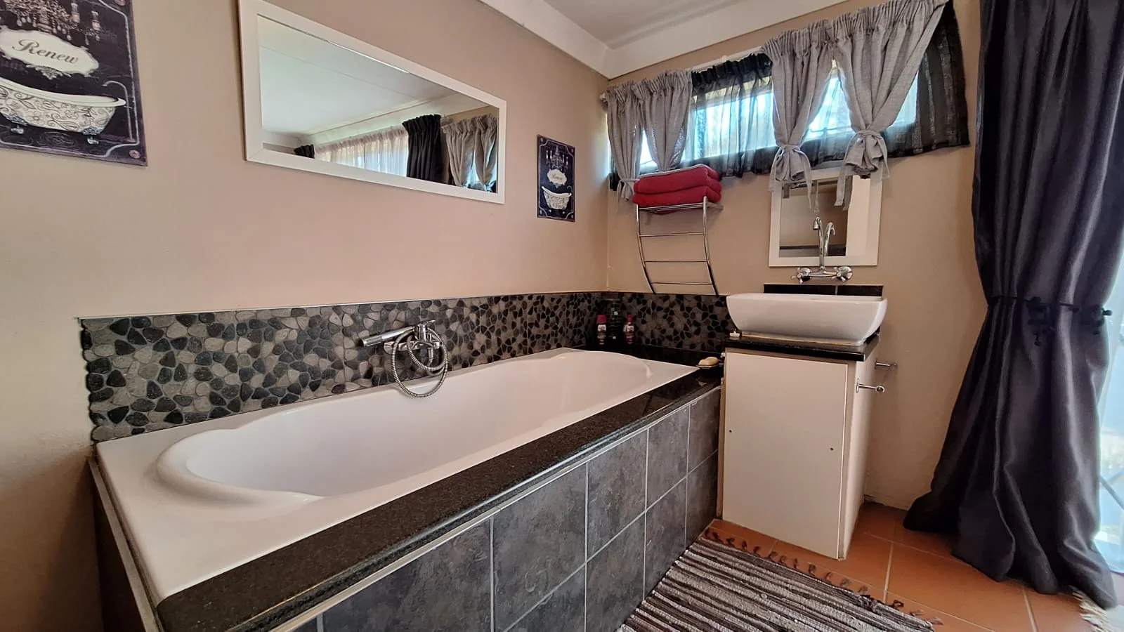 One of the most creative Homes that you have seen with Fabulous finishes and details, including a 160m² 2 Bedroom Flat, just to Wow You even Further.