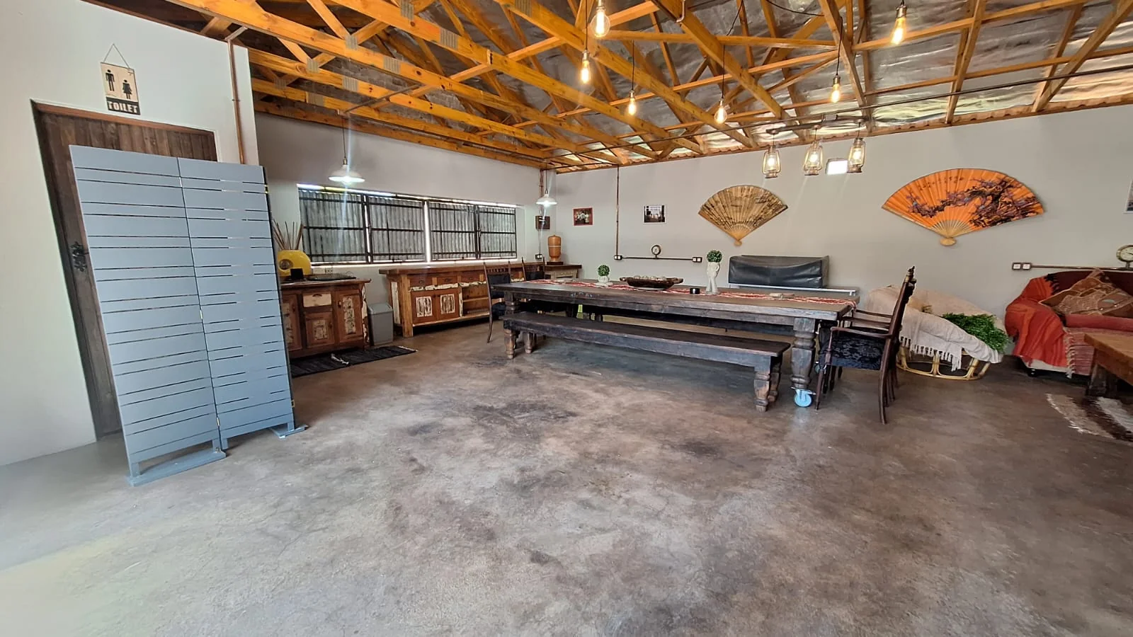 One of the most creative Homes that you have seen with Fabulous finishes and details, including a 160m² 2 Bedroom Flat, just to Wow You even Further.