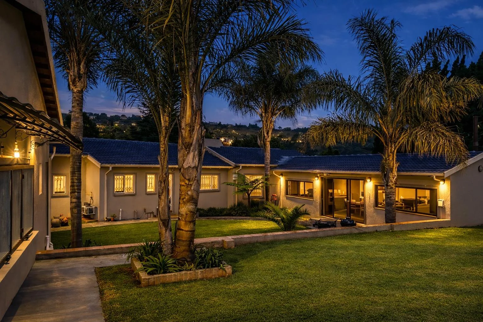 One of the most creative Homes that you have seen with Fabulous finishes and details, including a 160m² 2 Bedroom Flat, just to Wow You even Further.