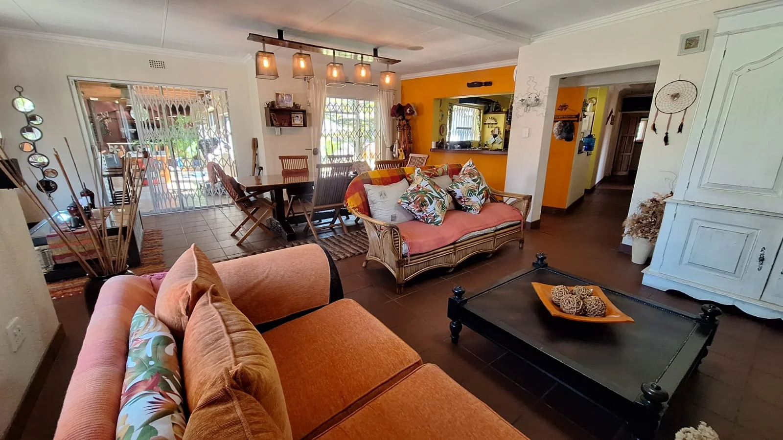 One of the most creative Homes that you have seen with Fabulous finishes and details, including a 160m² 2 Bedroom Flat, just to Wow You even Further.