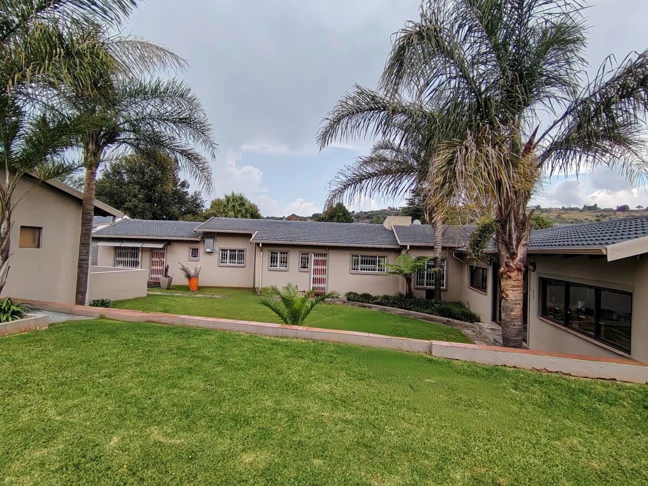 One of the most creative Homes that you have seen with Fabulous finishes and details, including a 160m² 2 Bedroom Flat, just to Wow You even Further.