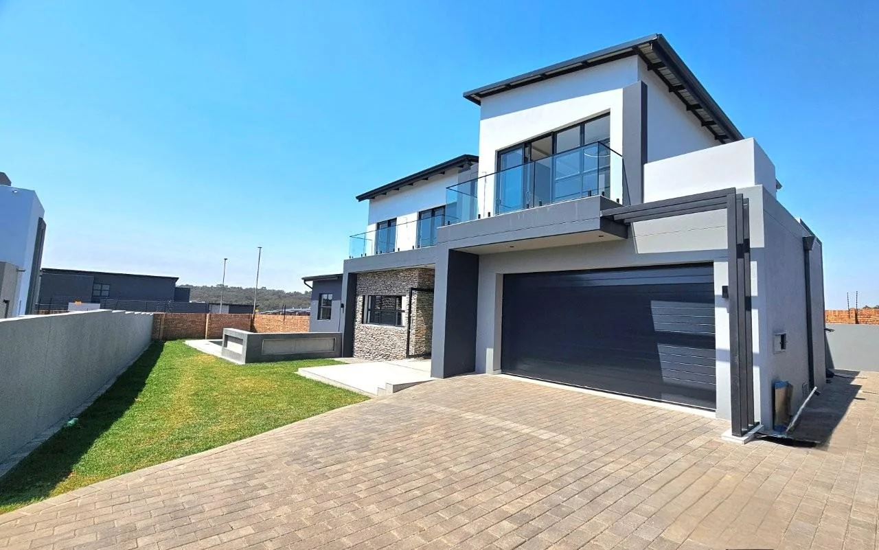 FOUNTAINBROOK !  BRAND NEW LIFESTYLE ESTATE.