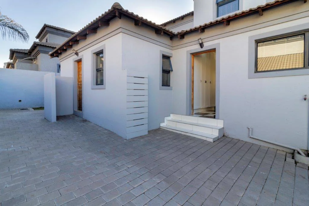 Sophisticated 4-Bedroom Modern House in Midrand Offering Secure Living and Family Luxury