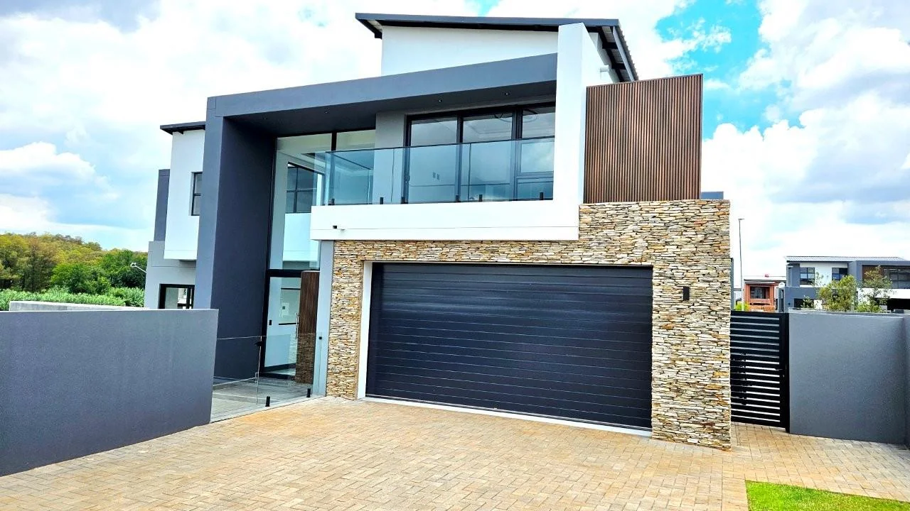 FOUNTAINBROOK !  CORNERSTAND ! TURNKEY AVAILABLE !