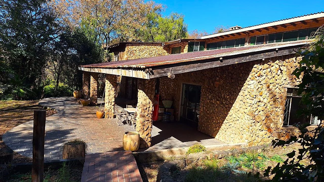 Multi-Dwelling Income Farm Oasis in Nooitgedacht – Where Potential Meets Position – Overwhelming Opportunities Await You, on this Extraordinary Farm.