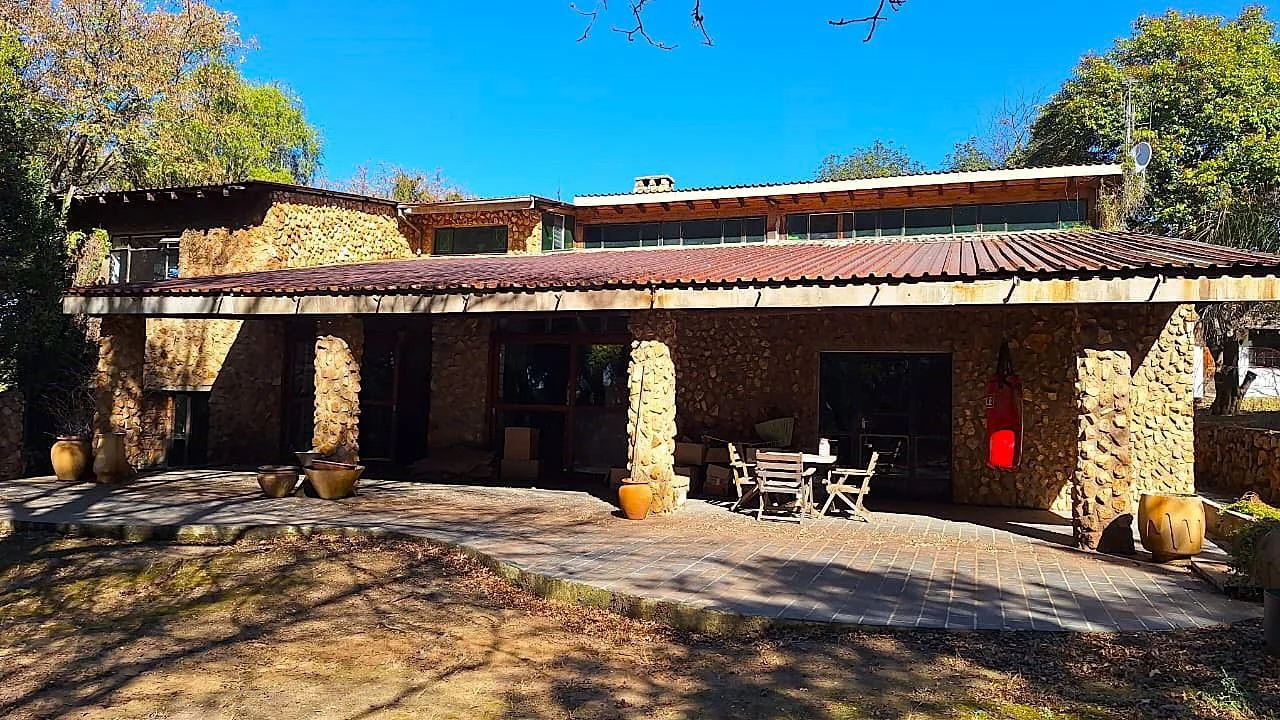 Multi-Dwelling Income Farm Oasis in Nooitgedacht – Where Potential Meets Position – Overwhelming Opportunities Await You, on this Extraordinary Farm.