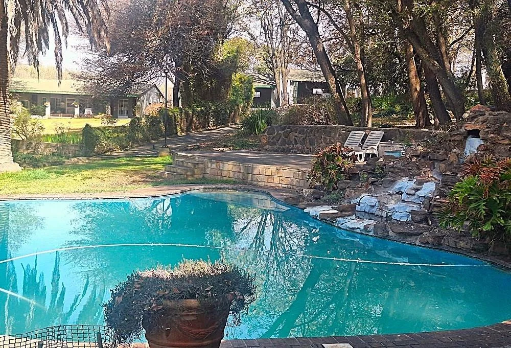 Multi-Dwelling Income Farm Oasis in Nooitgedacht – Where Potential Meets Position – Overwhelming Opportunities Await You, on this Extraordinary Farm.