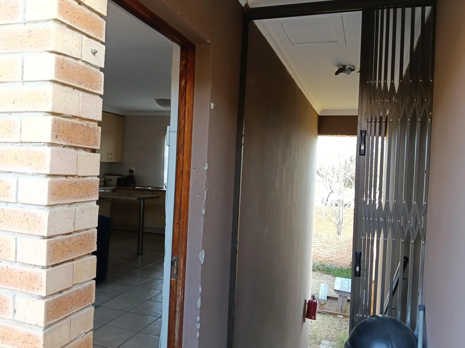 Pet-Friendly First Floor Townhouse with Garden