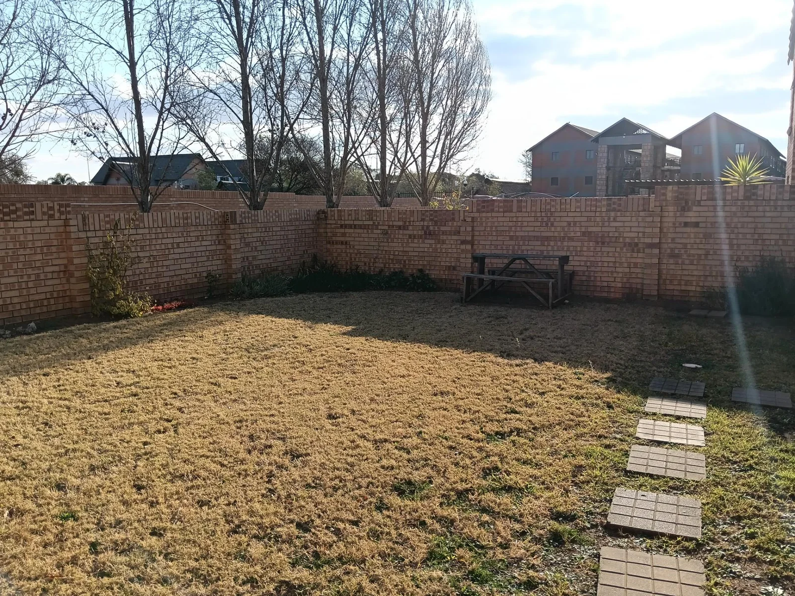 Pet-Friendly First Floor Townhouse with Garden