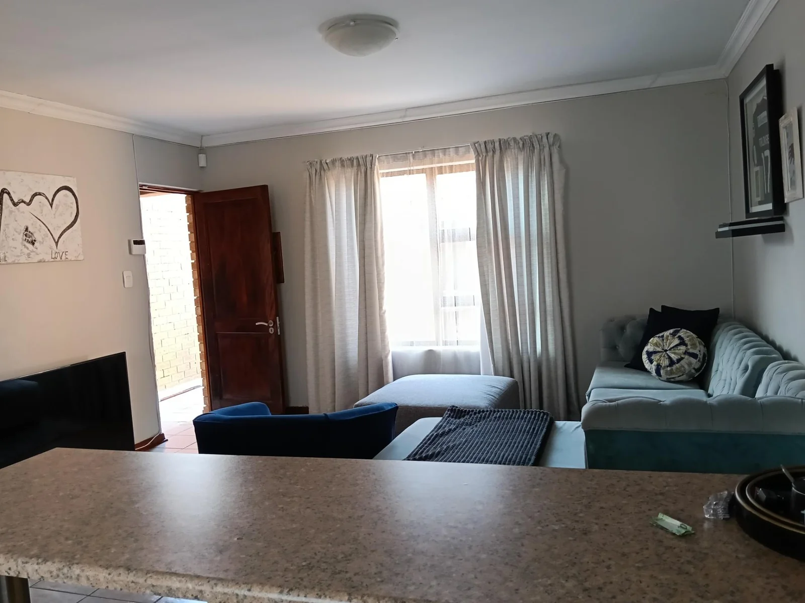 Pet-Friendly First Floor Townhouse with Garden