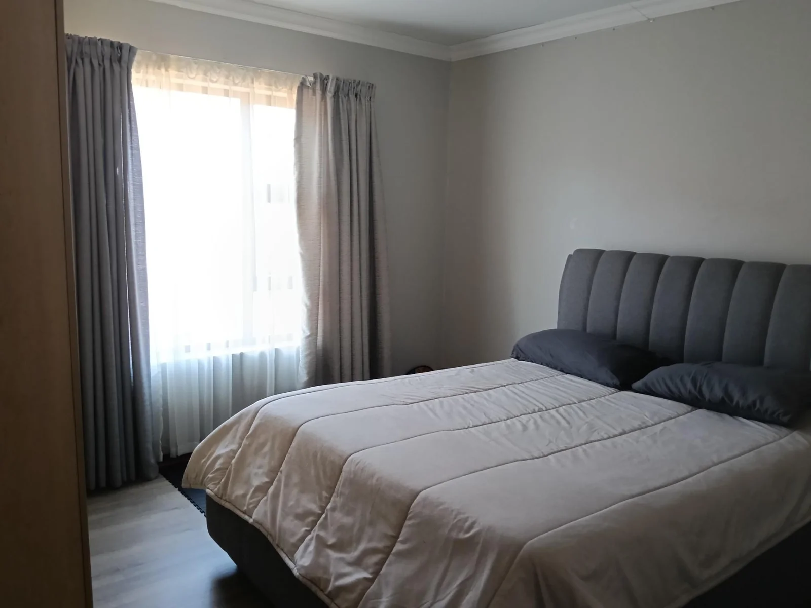 Pet-Friendly First Floor Townhouse with Garden