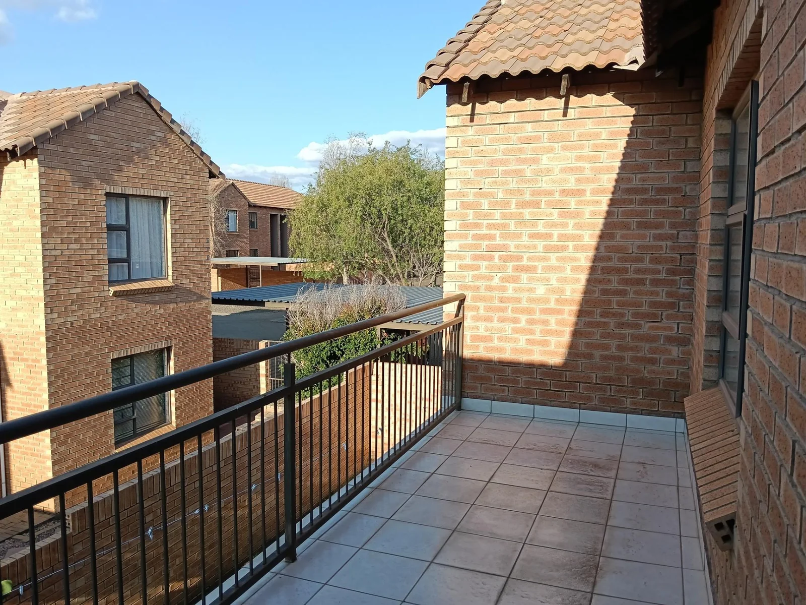 Pet-Friendly First Floor Townhouse with Garden