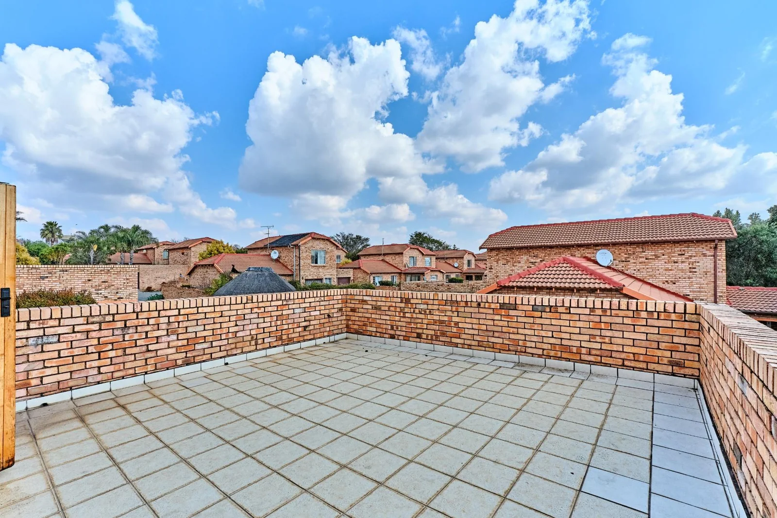 Spacious 3 Bedroom Corner Unit with Modern Features and Private Pool in Randpark Ridge