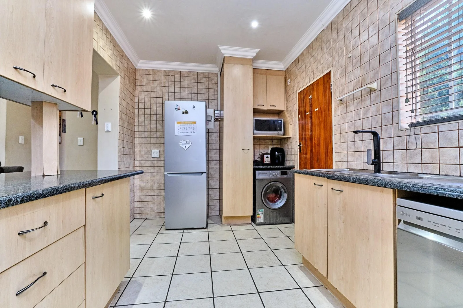 Spacious 3 Bedroom Corner Unit with Modern Features and Private Pool in Randpark Ridge