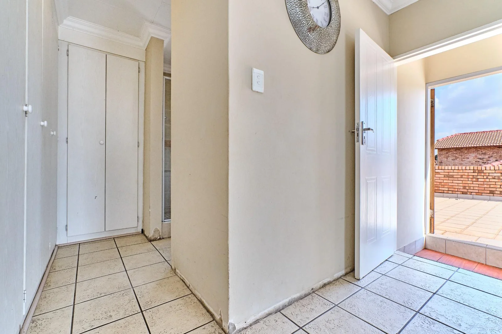 Spacious 3 Bedroom Corner Unit with Modern Features and Private Pool in Randpark Ridge