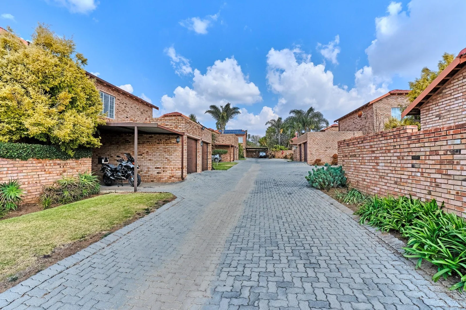 Spacious 3 Bedroom Corner Unit with Modern Features and Private Pool in Randpark Ridge