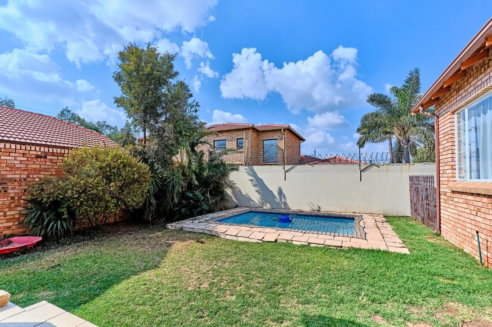 Spacious 3 Bedroom Corner Unit with Modern Features and Private Pool in Randpark Ridge