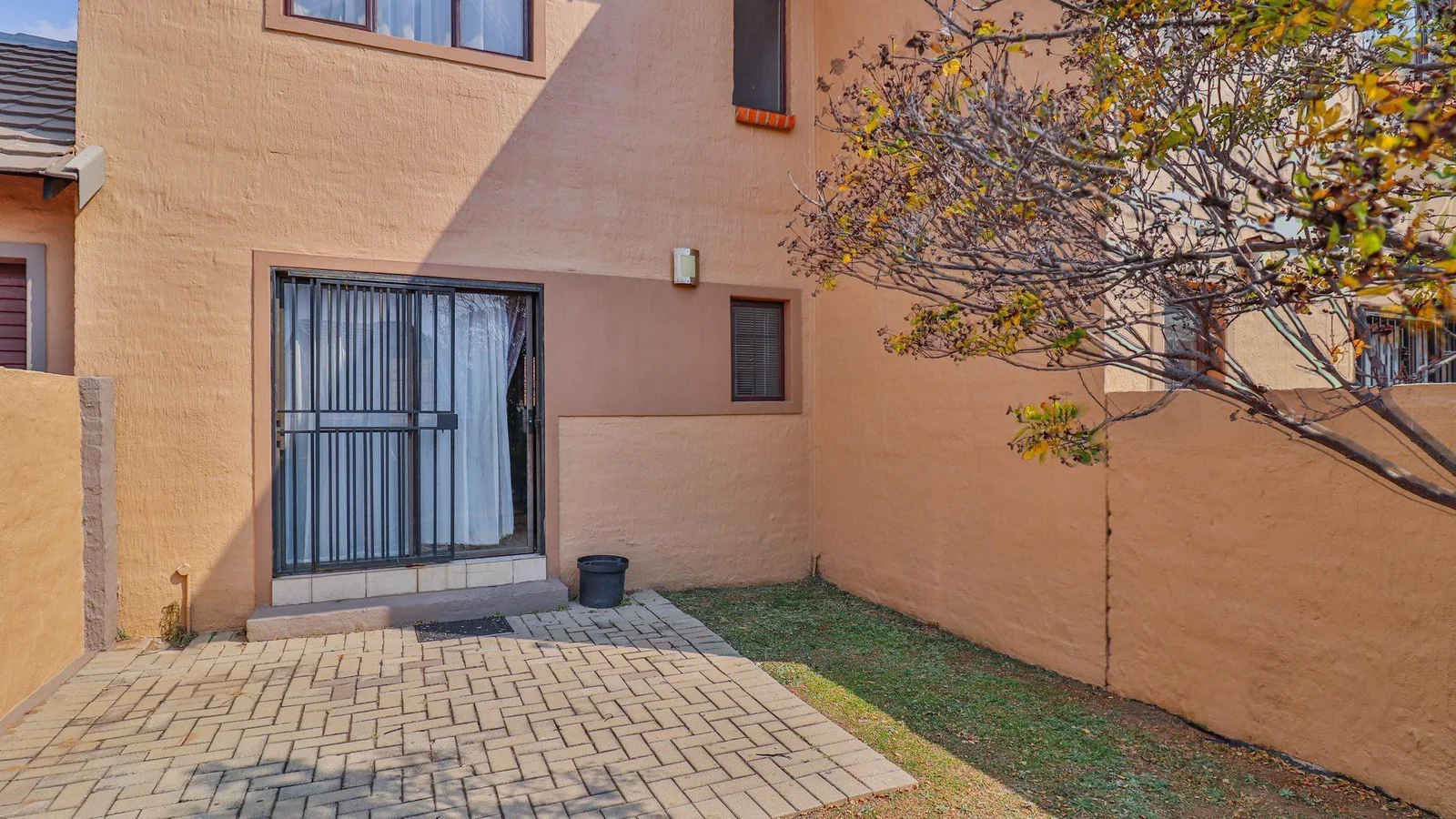 Duplex For Sale in Summerset