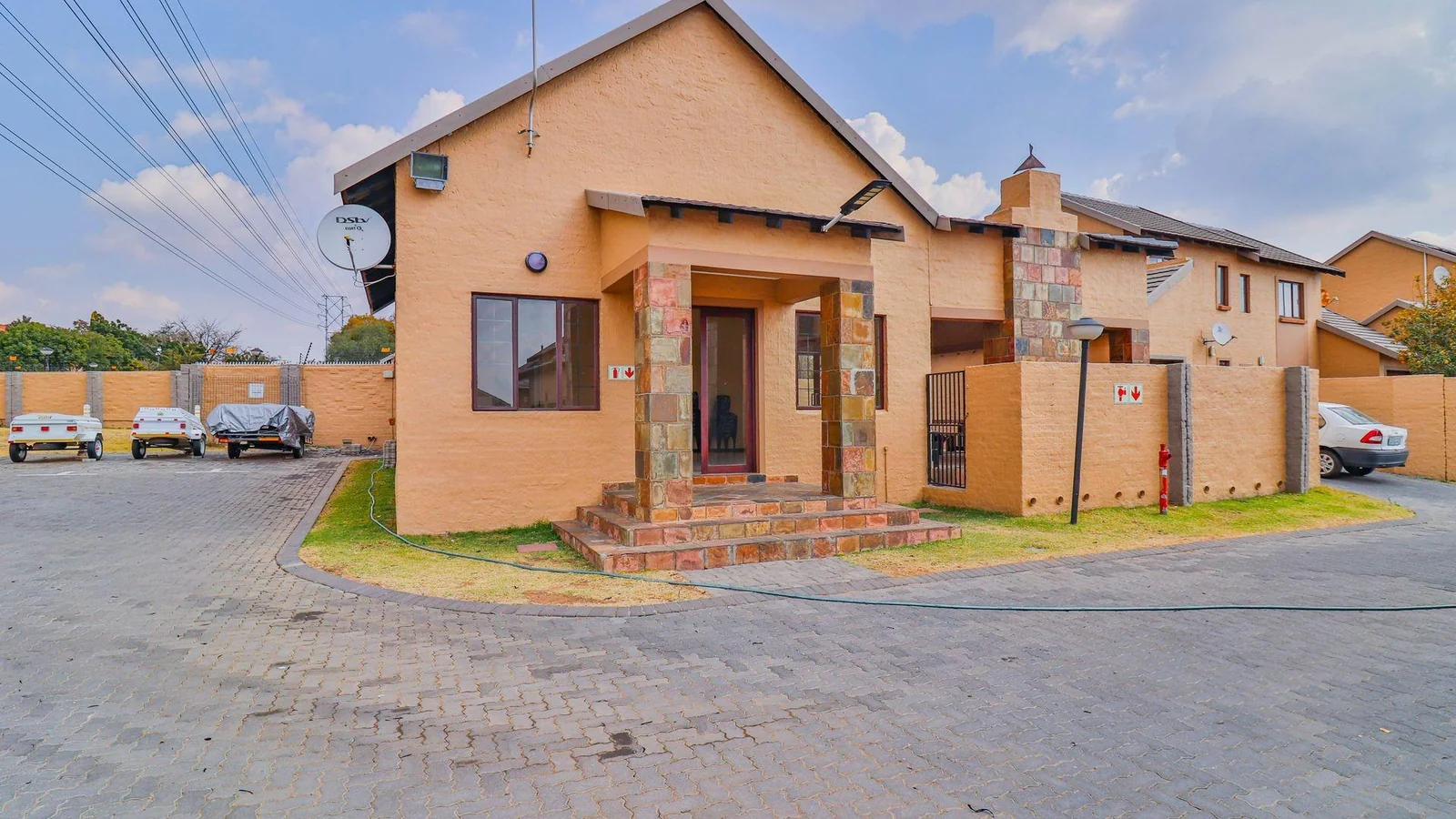 Duplex For Sale in Summerset