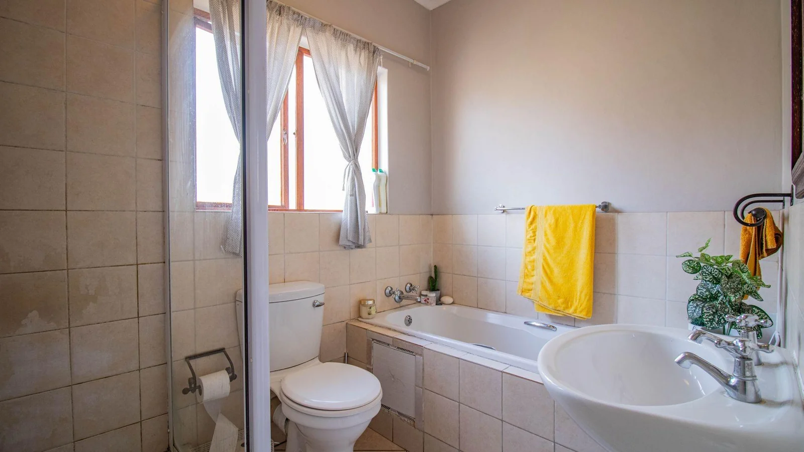 Duplex For Sale in Summerset