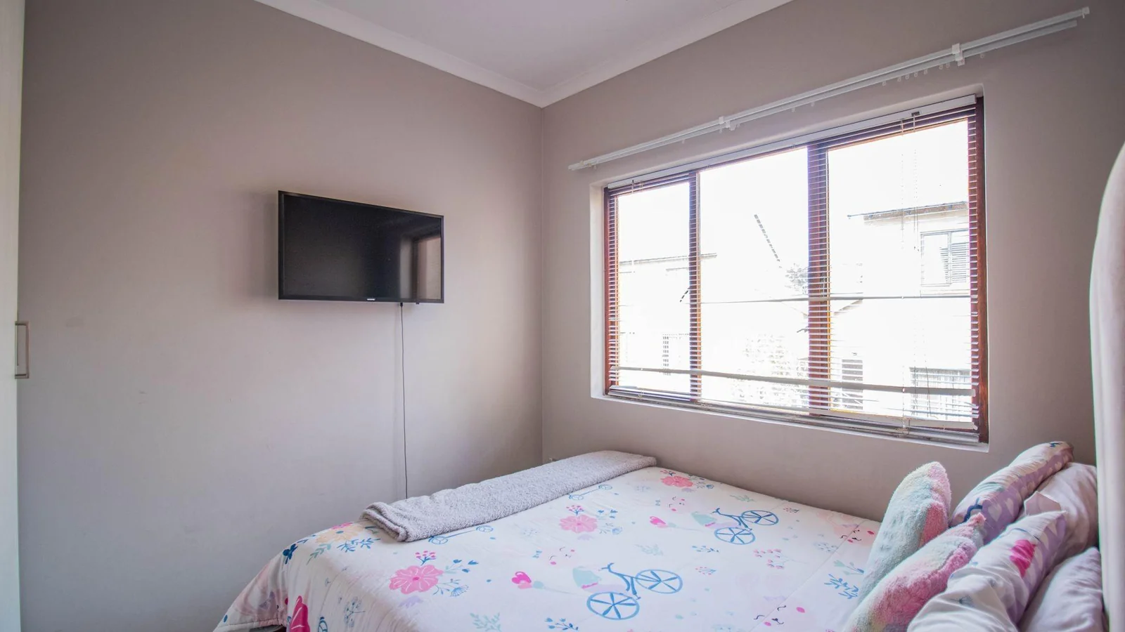 Duplex For Sale in Summerset