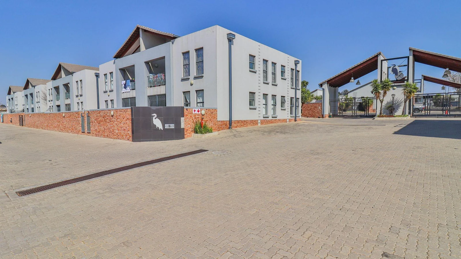 Modern Apartment for Sale in Summerset