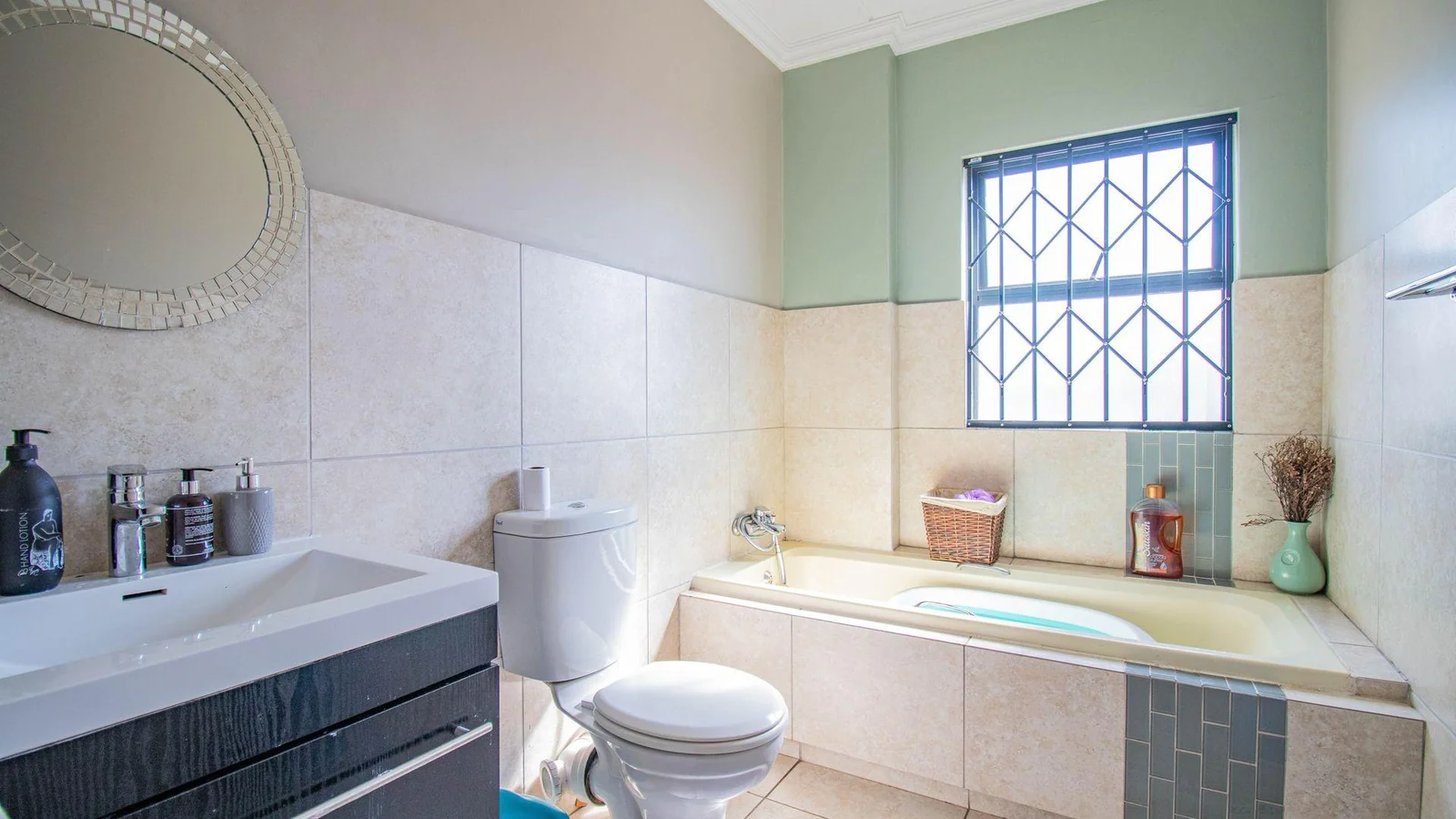 Modern Apartment for Sale in Summerset