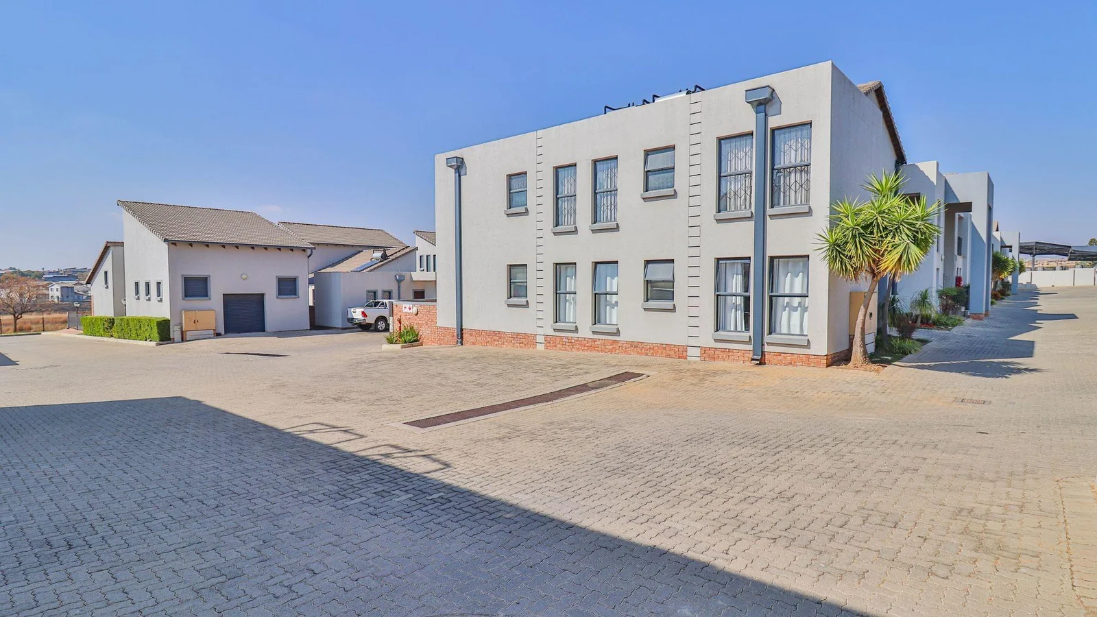 Modern Apartment for Sale in Summerset