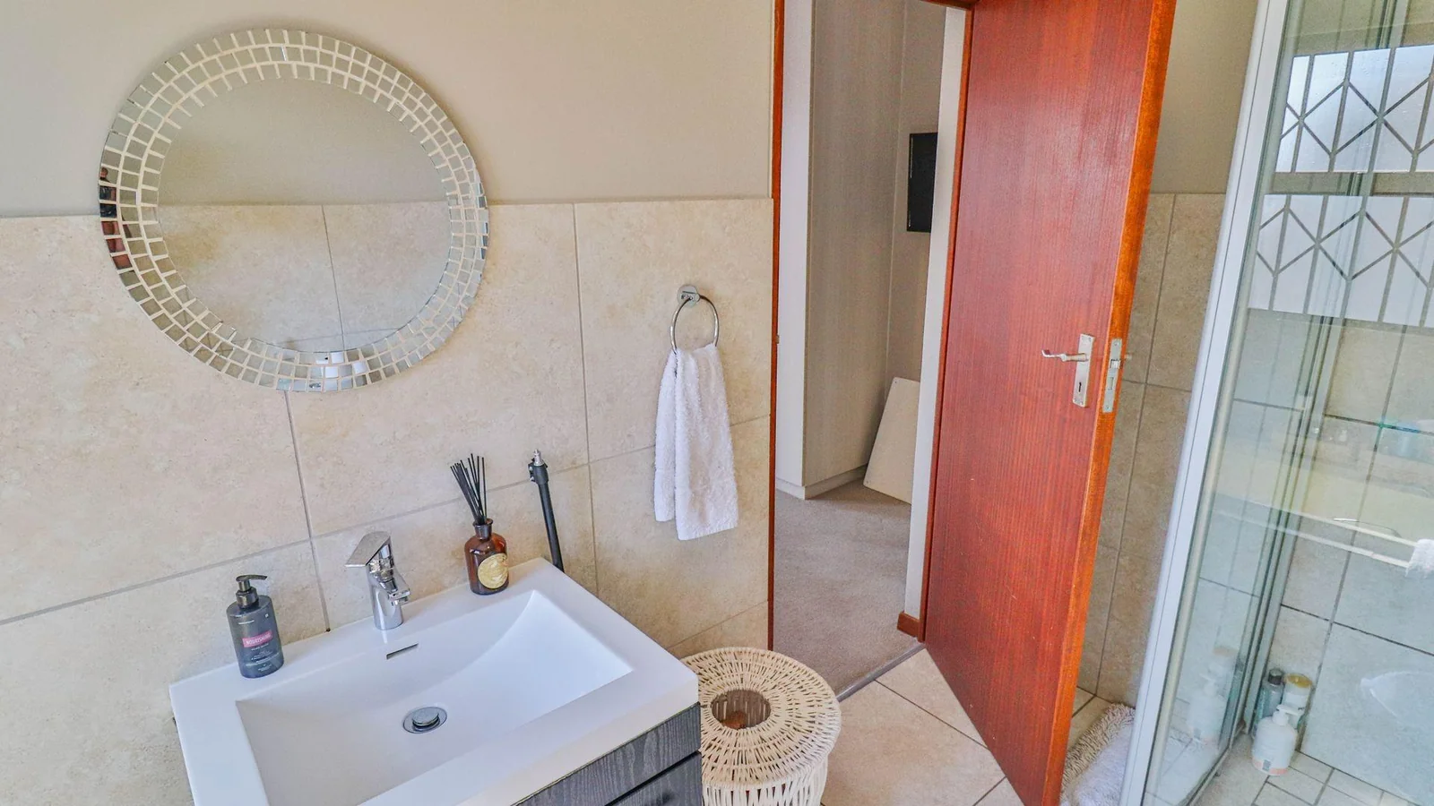 Modern Apartment for Sale in Summerset