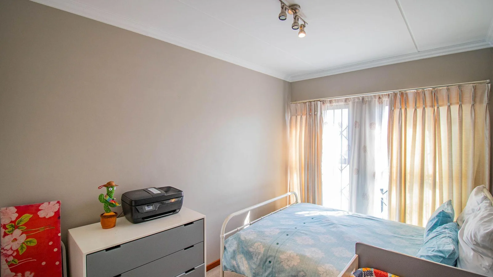 Modern Apartment for Sale in Summerset