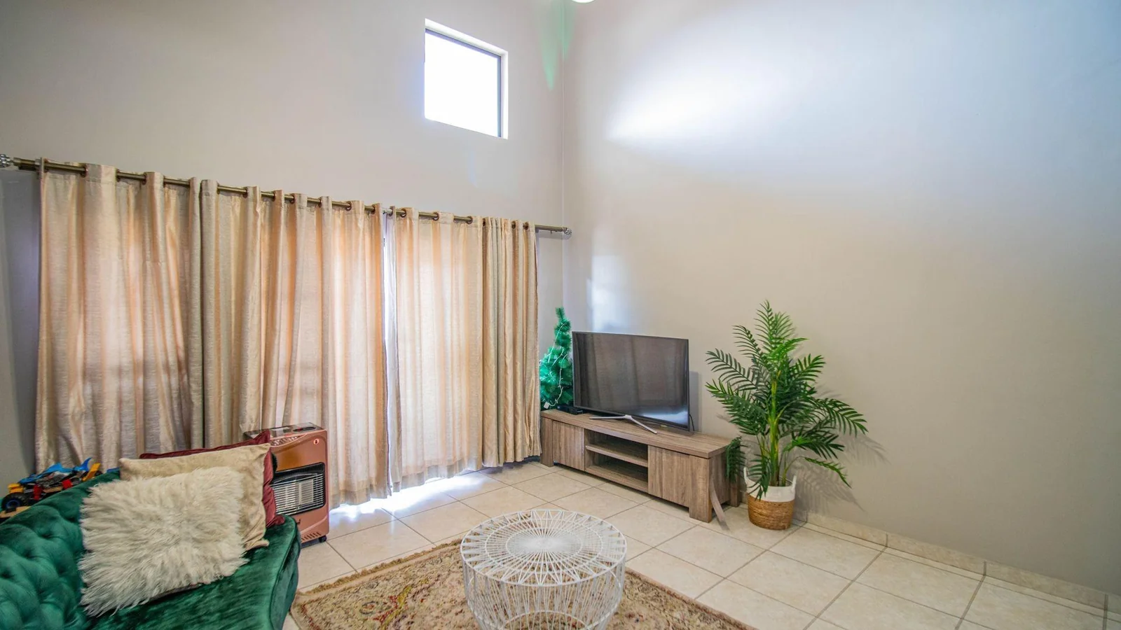 Modern Apartment for Sale in Summerset