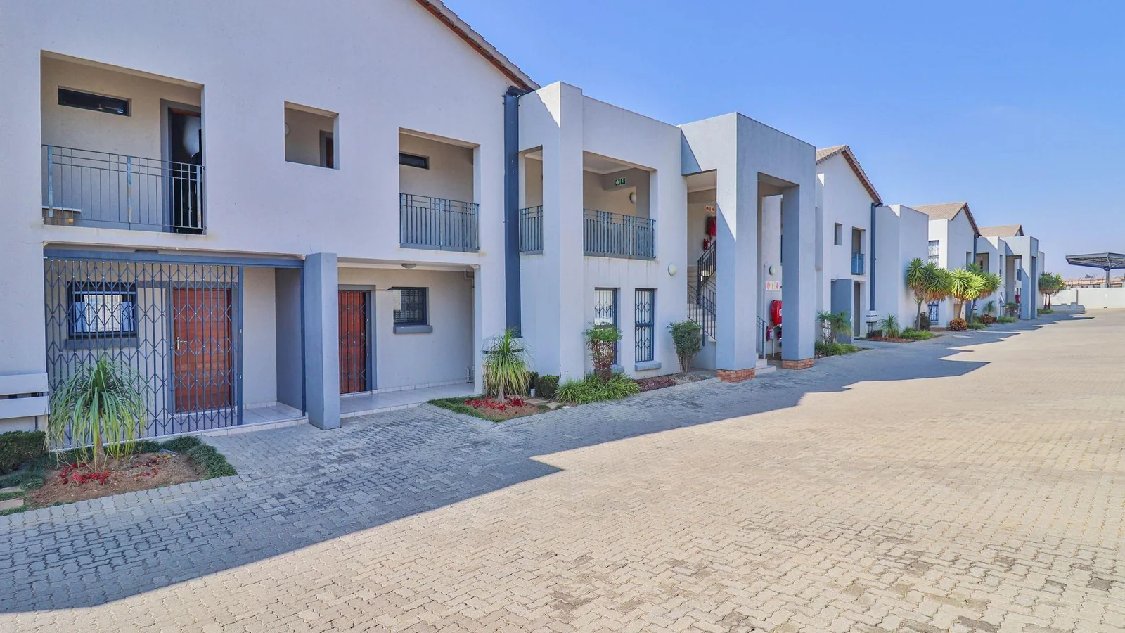 Modern Apartment for Sale in Summerset