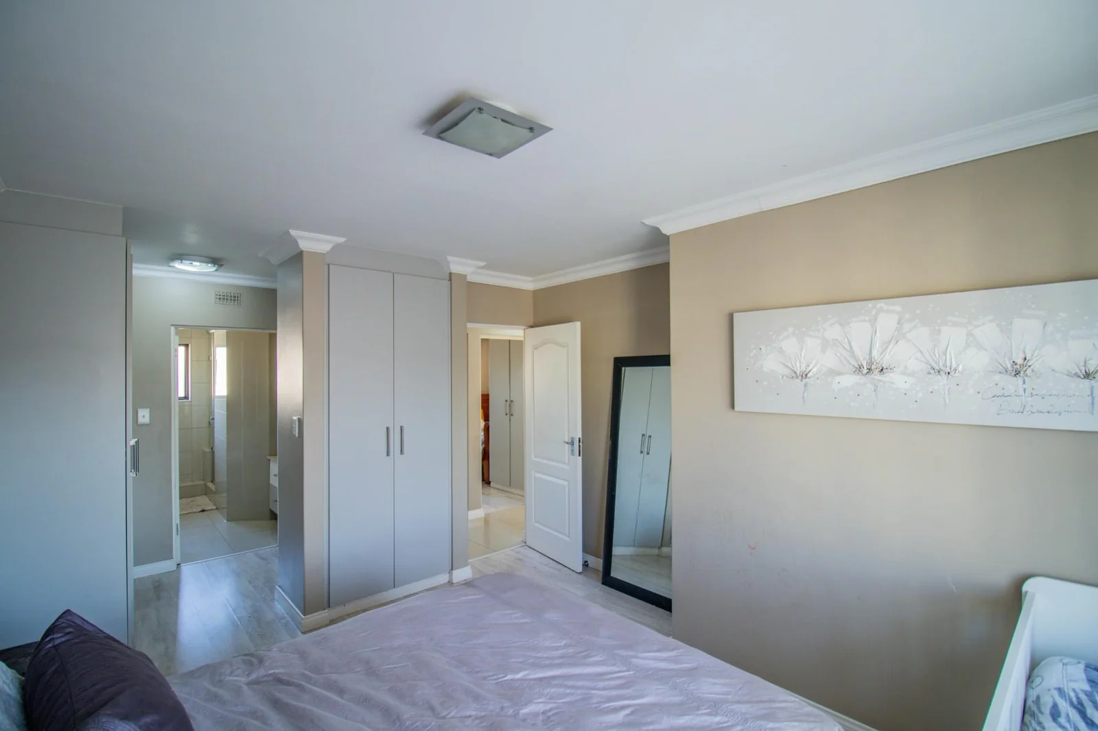 Contemporary 3 Floor Apartment for Sale in Kyalami Hills