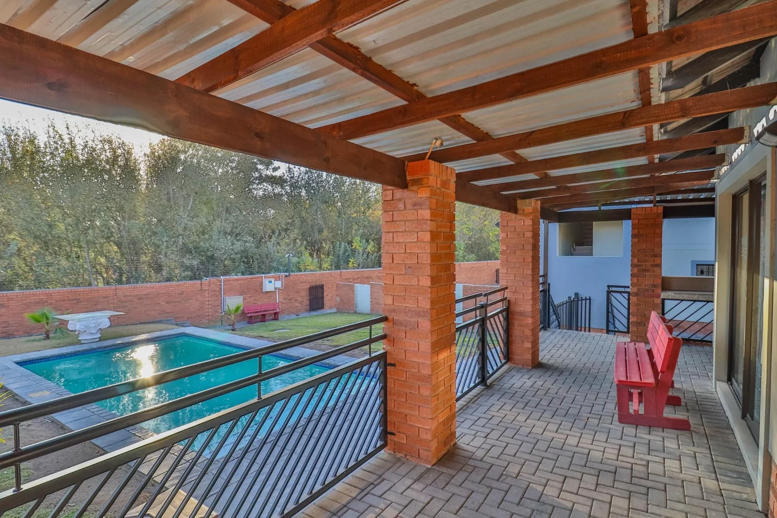 Contemporary 3 Floor Apartment for Sale in Kyalami Hills