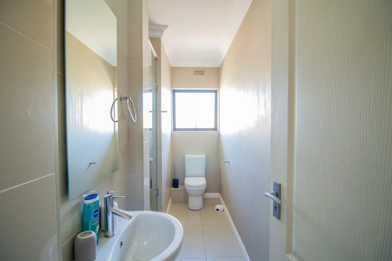 Contemporary 3 Floor Apartment for Sale in Kyalami Hills