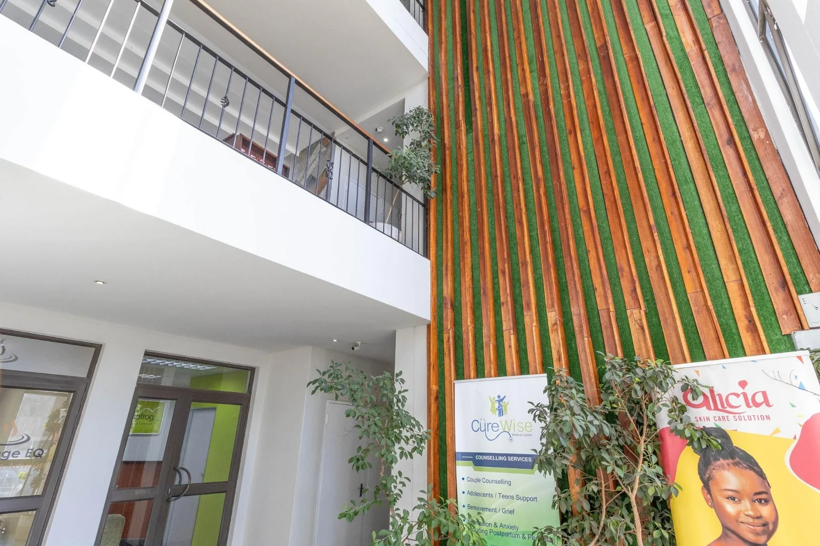 Compact Corner Suite (±25 sqm)