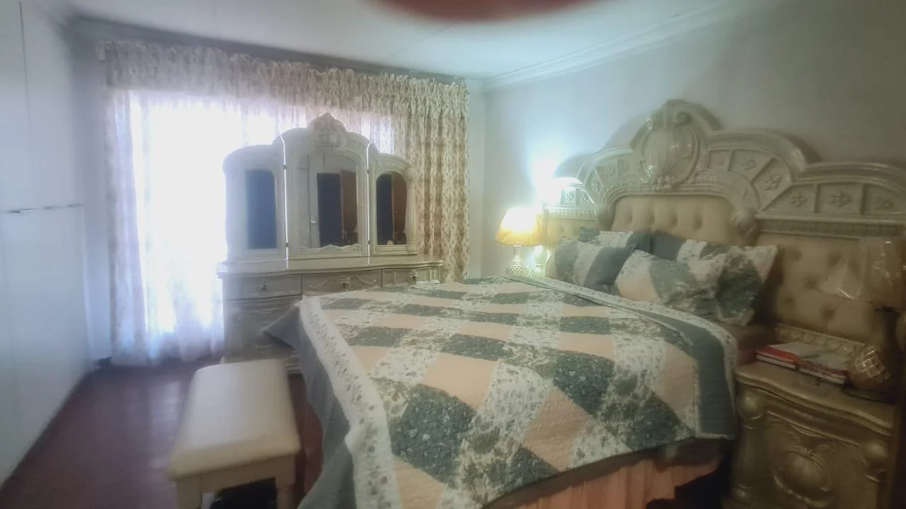 Comfortable Family Home with Extra Flatlet  - Tembisa