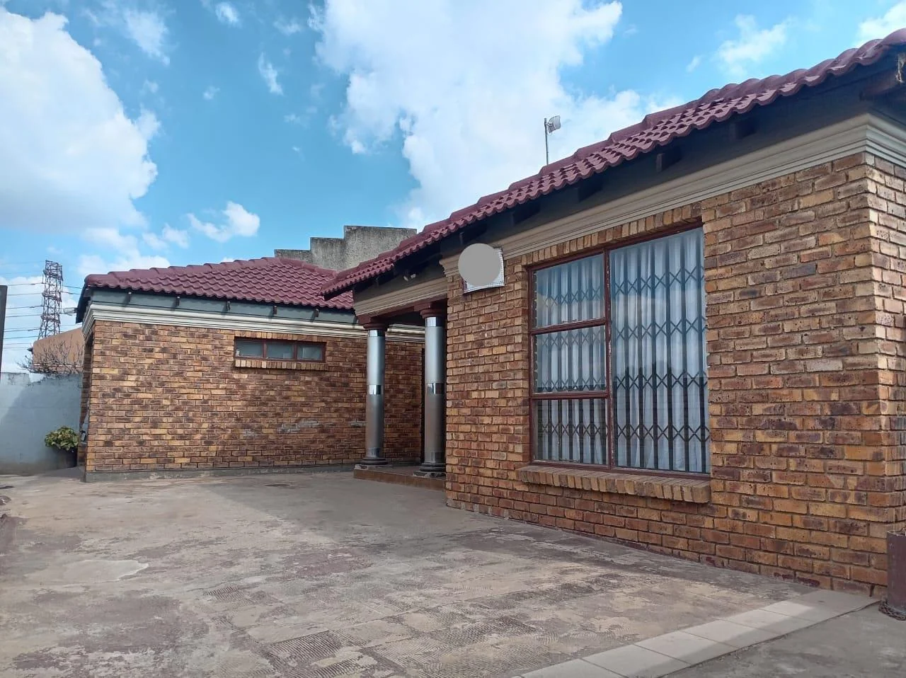 Comfortable Family Home with Extra Flatlet  - Tembisa
