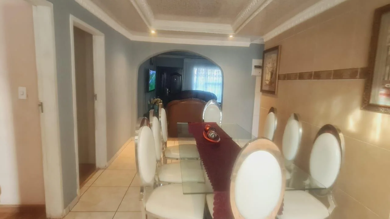 Comfortable Family Home with Extra Flatlet  - Tembisa