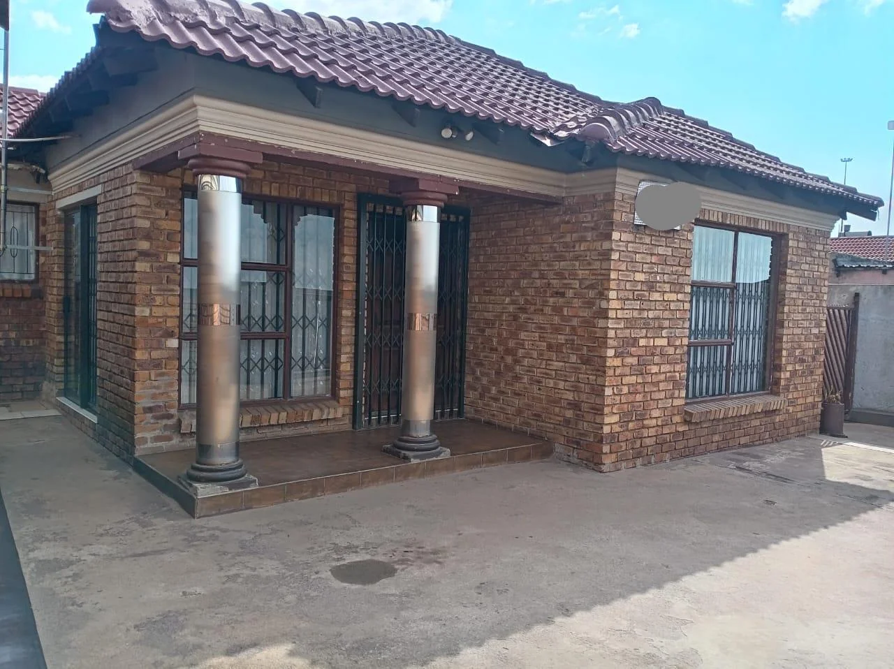 Comfortable Family Home with Extra Flatlet  - Tembisa